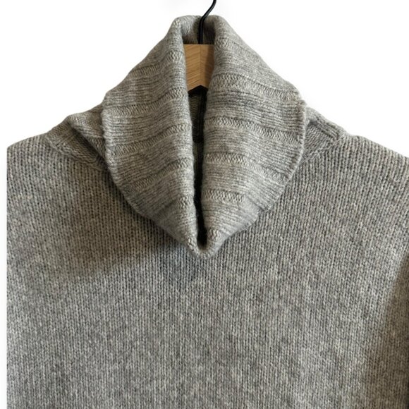 Nili Lotan Zoe Turtleneck Sweater, Gray, Wool Blend, Size S, Oversized - Picture 9 of 14
